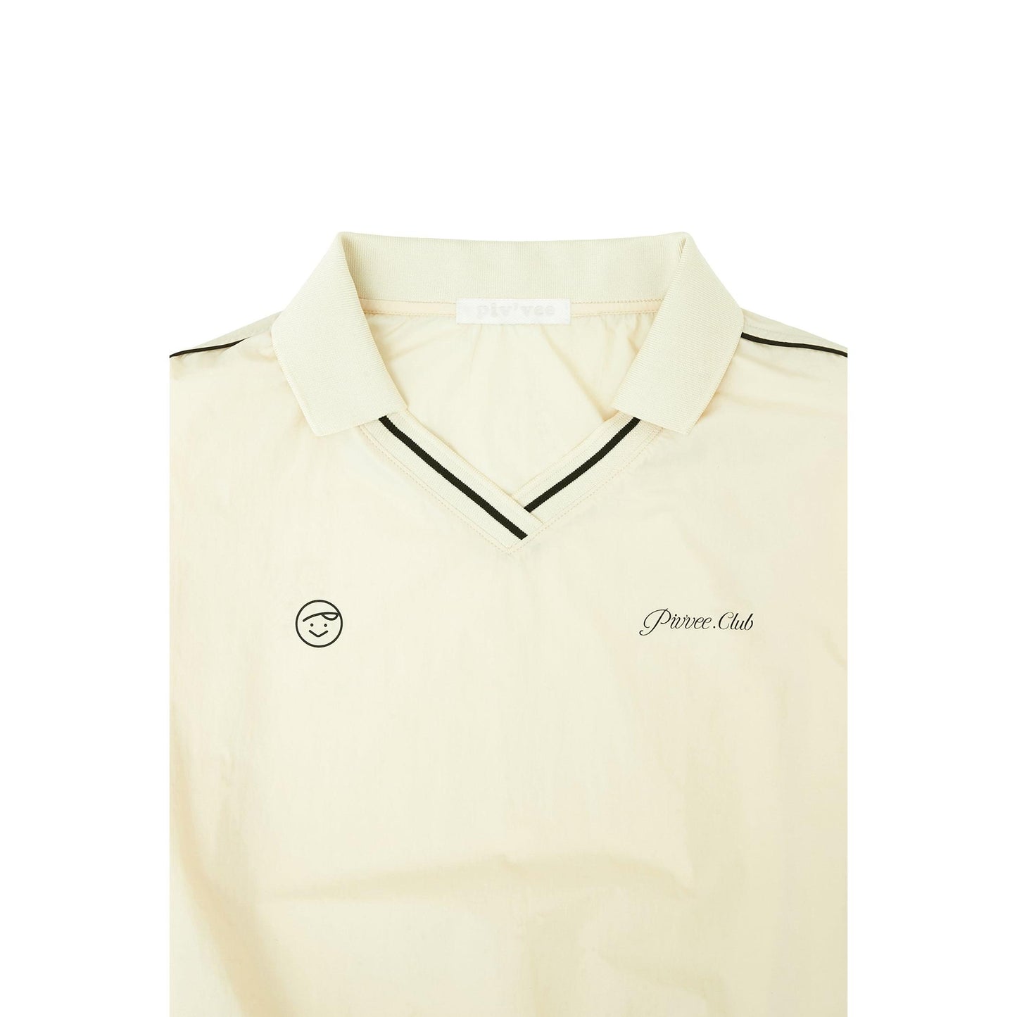 piv'vee club piste top in cream with black trim and embroidered logo for casual wear