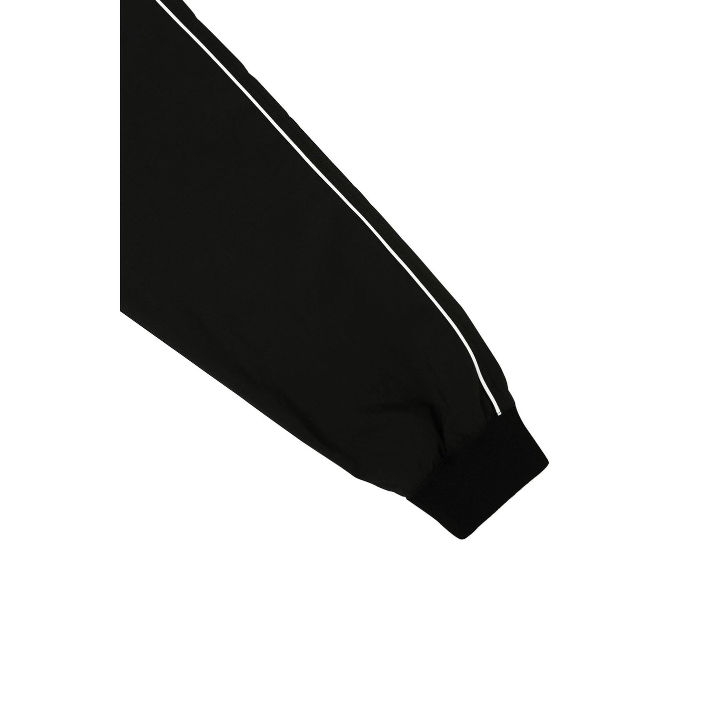 close-up of piv'vee club piste top sleeve in black with white stripe detailing