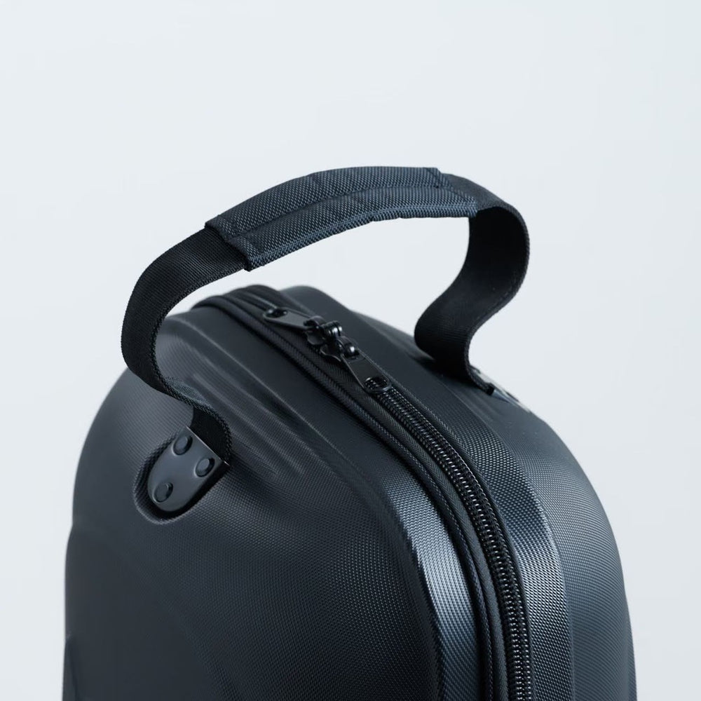 omnix travel case | black carbon - the golf season | one stop for your golf shopping!