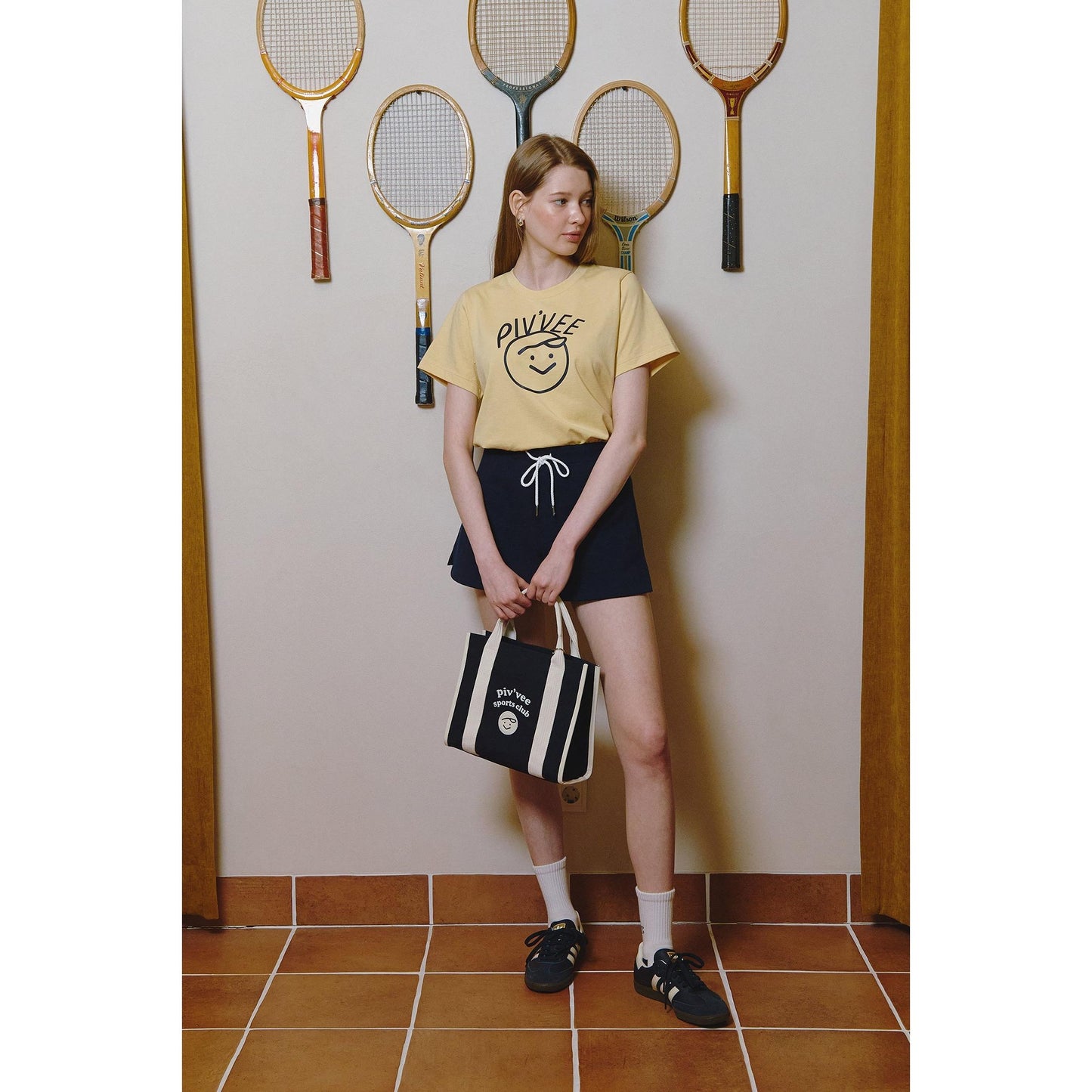 piv'vee smiley t-shirt - the golf season | one stop for your golf shopping!